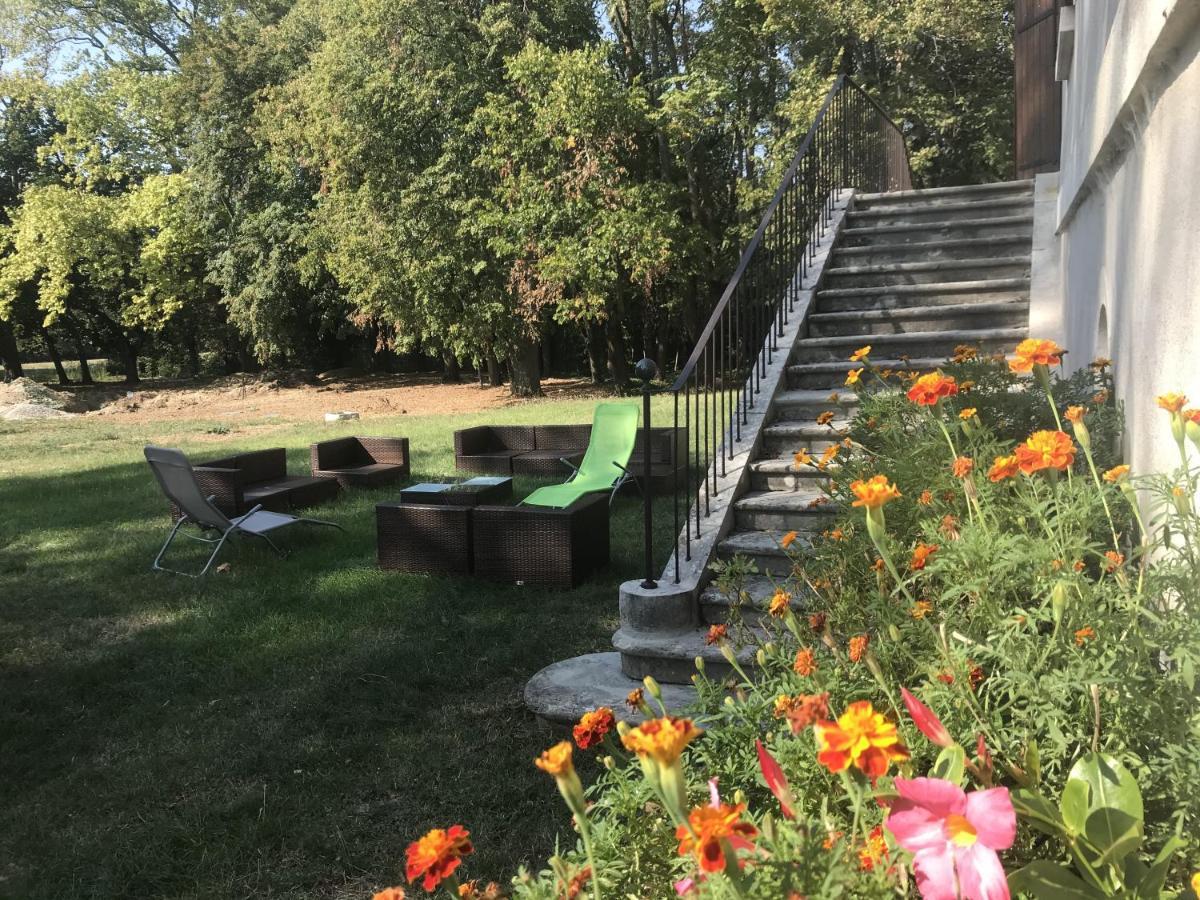 Domaine Des Chabriers Bed & Breakfast Ourches ภายนอก รูปภาพ